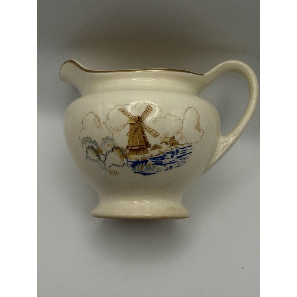 VTG Universal-Cambridge Windmill Ivory Creamer Pattern 22k gold